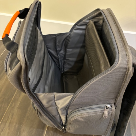 Tumi backpack - Picture 4 of 13